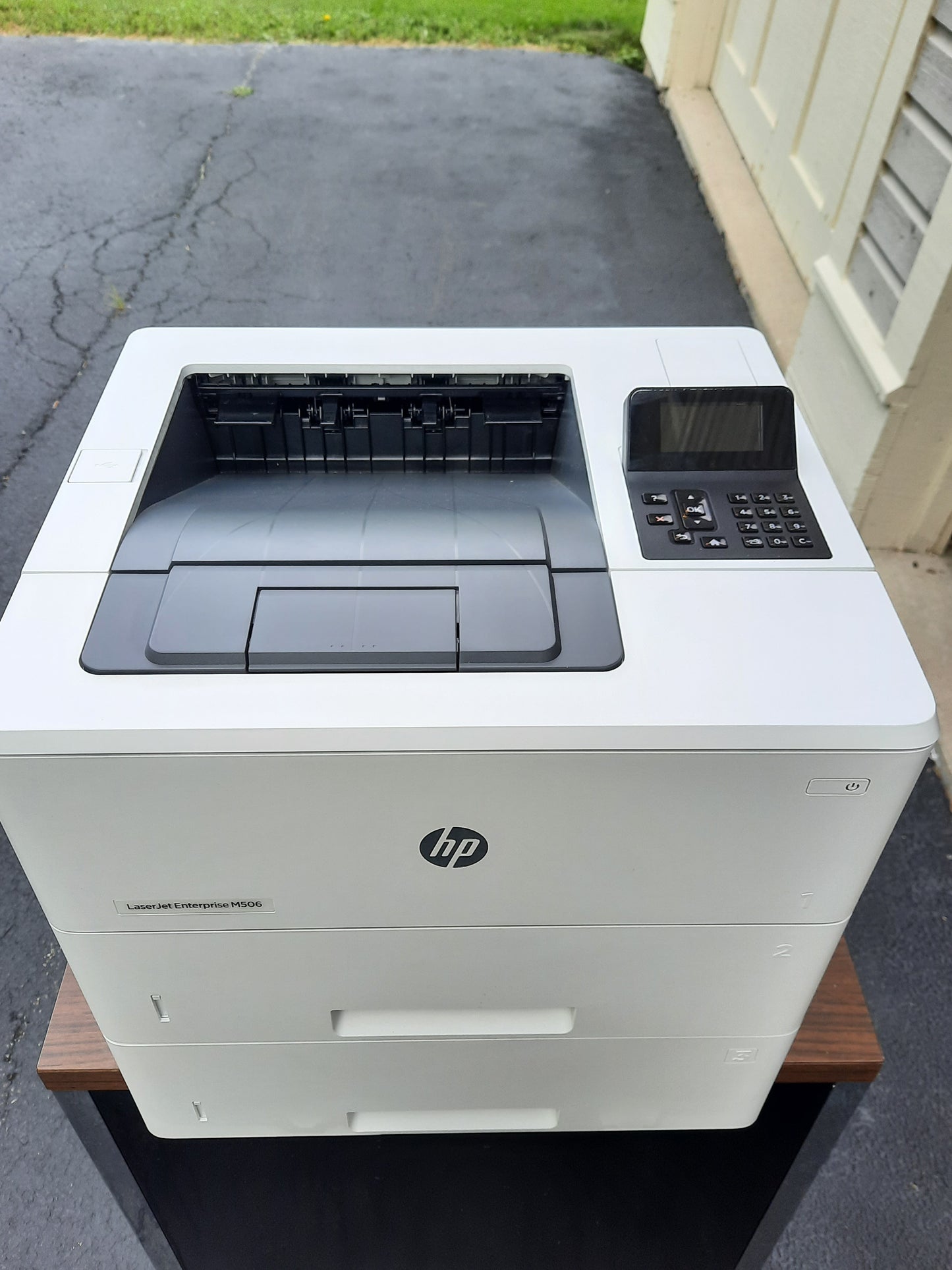 HP LASERJET M506DN F2A69A PLUS EXTRA TRAY F2A72A WH NT